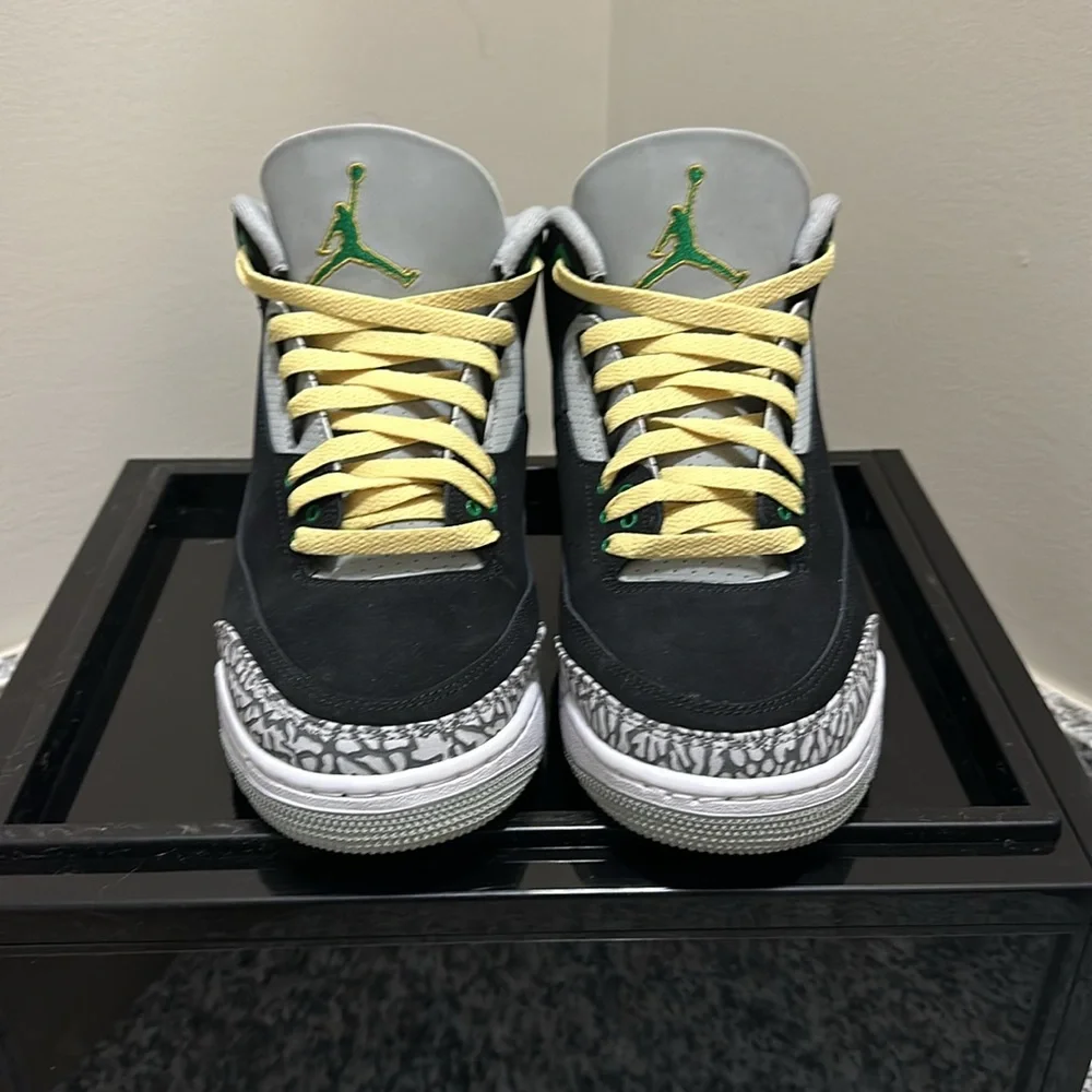 Jordan 3 retro ( Pine Green ) Size 10 US - Picture 2 of 9